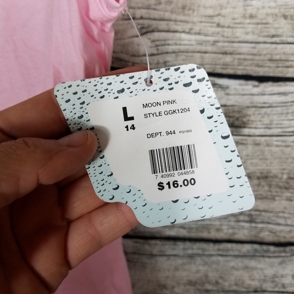 Girls Sideout Girl Pink Top Size 14.


L - Picture 4 of 7